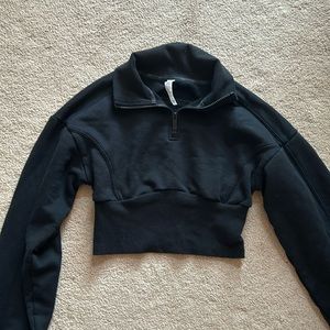 COPY - Alo Yoga cropped workout sweater